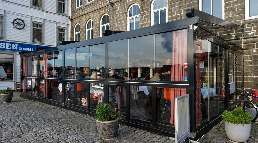 India Gate — Vår Historie